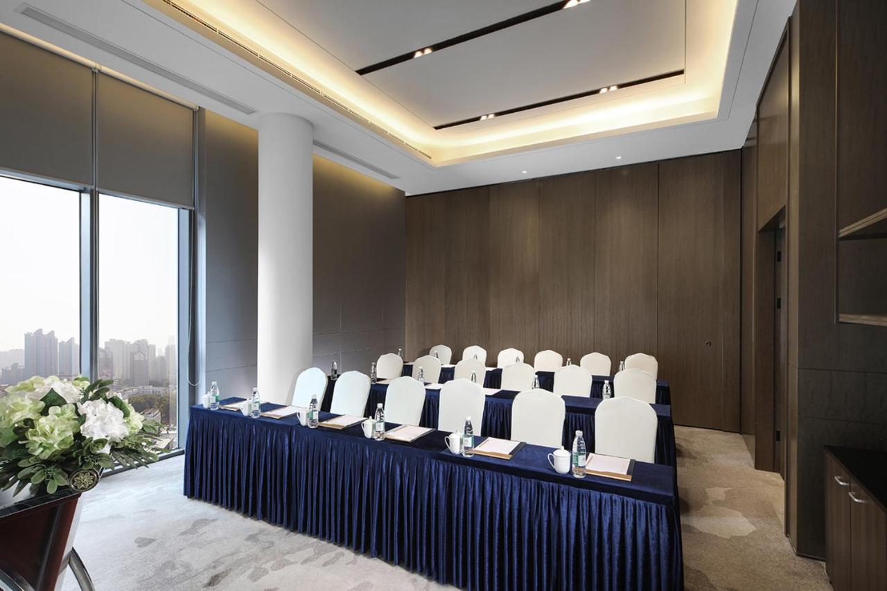 Holiday Inn Shanghai Huaxia By Ihg - Overlooking City Scenery At Sky View Restaurant Exterior photo
